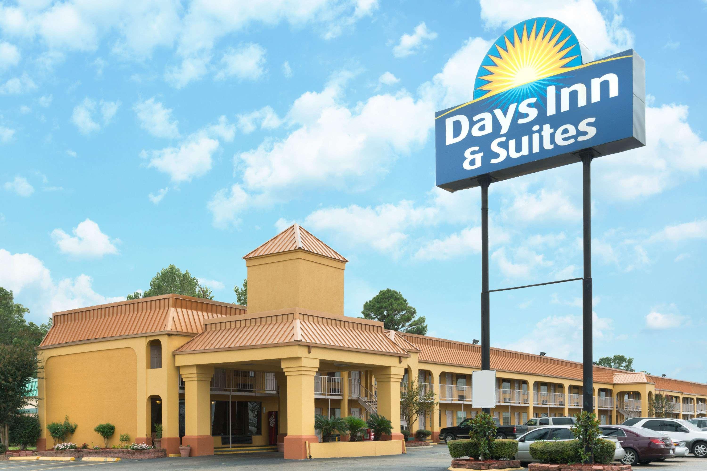 Days Inn & Suites By Wyndham Vicksburg Exterior photo